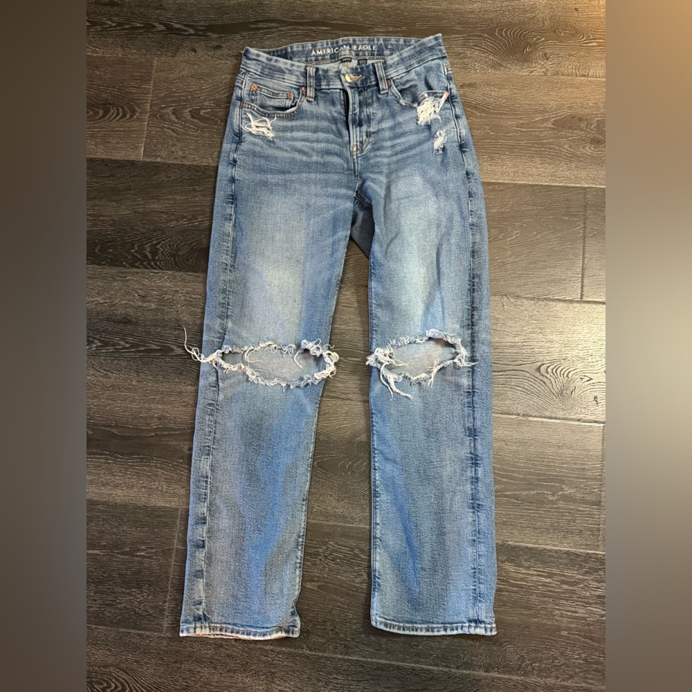 American Eagle Outfitters Light Blue Distressed Boyfriend Jeans